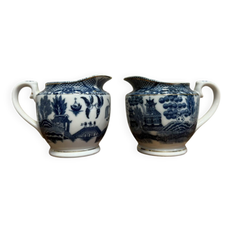 pair of English porcelain jugs with Asian decorations