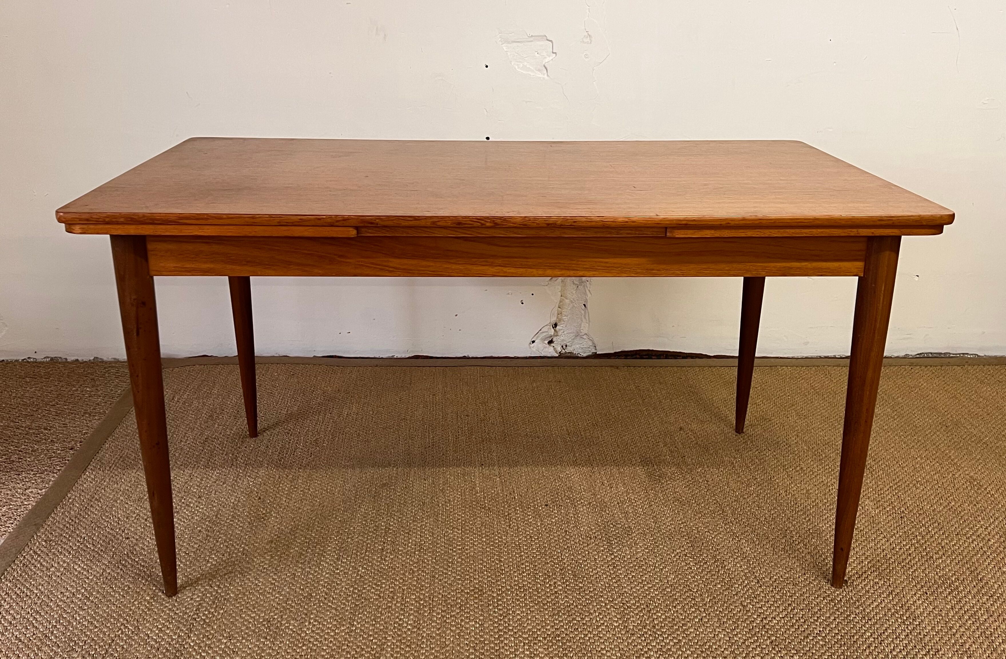 Vintage extendable table
