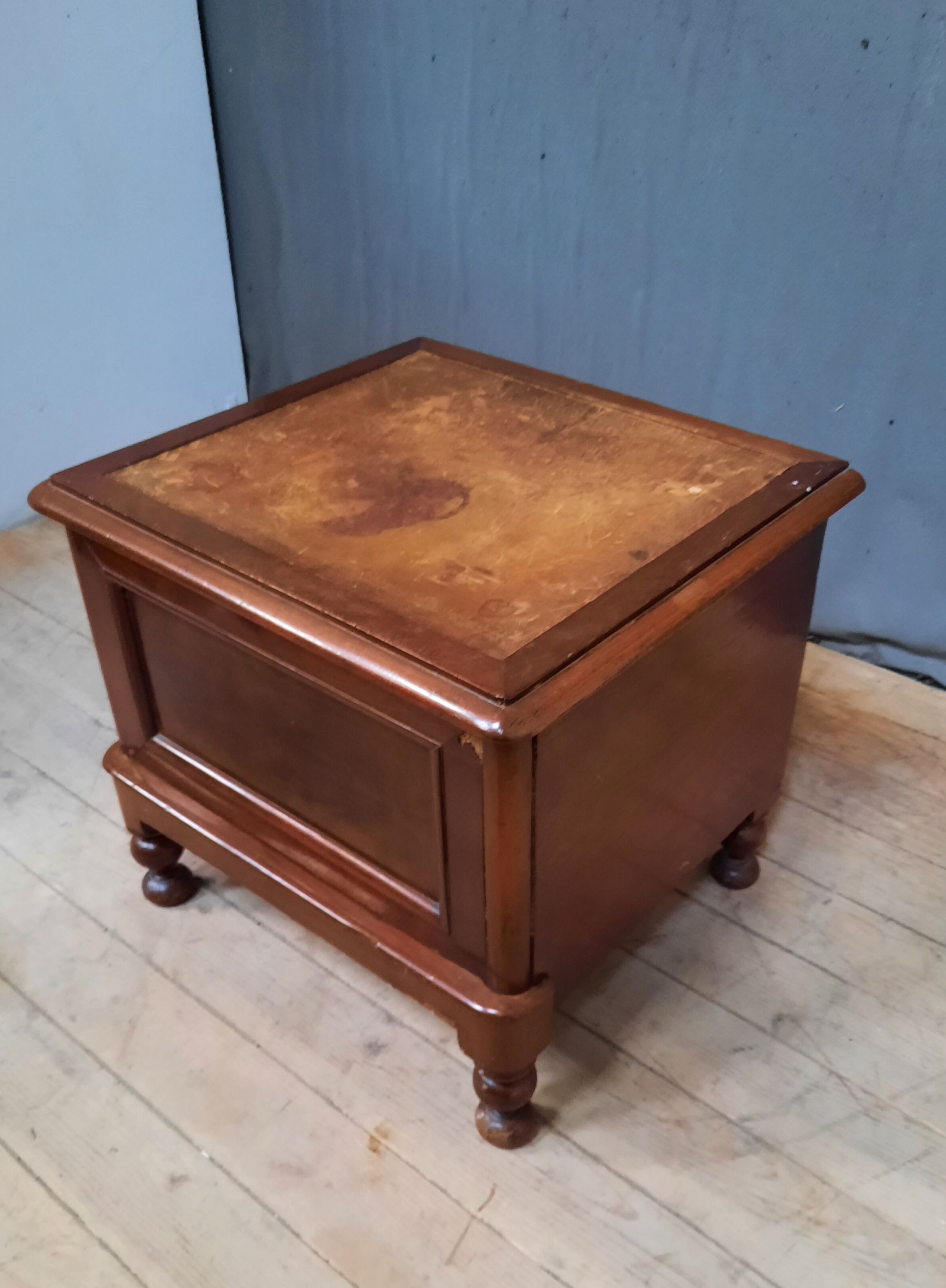 Mahogany Convenience Stool