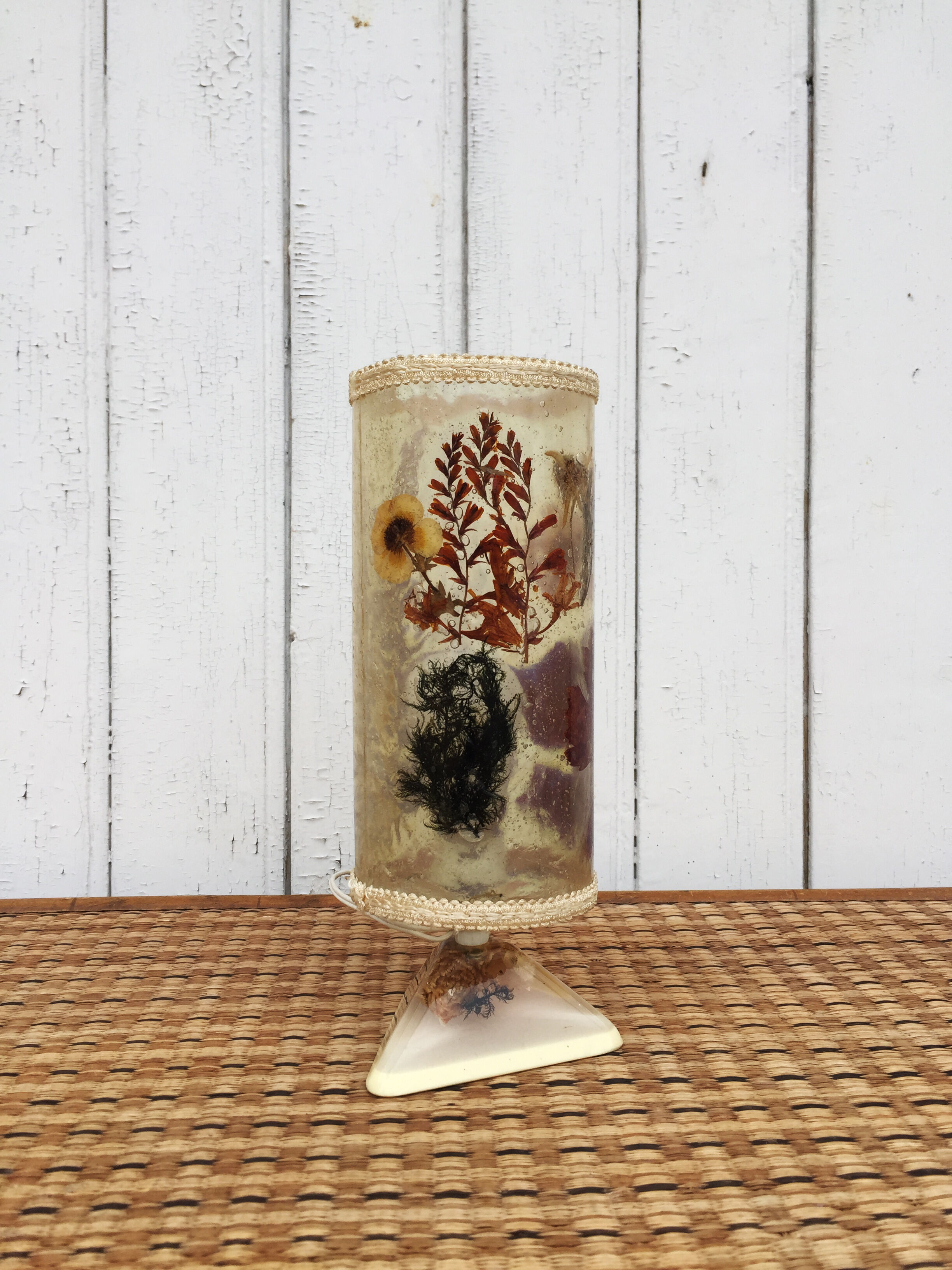 Resin lamp with inclusions of dried flowers