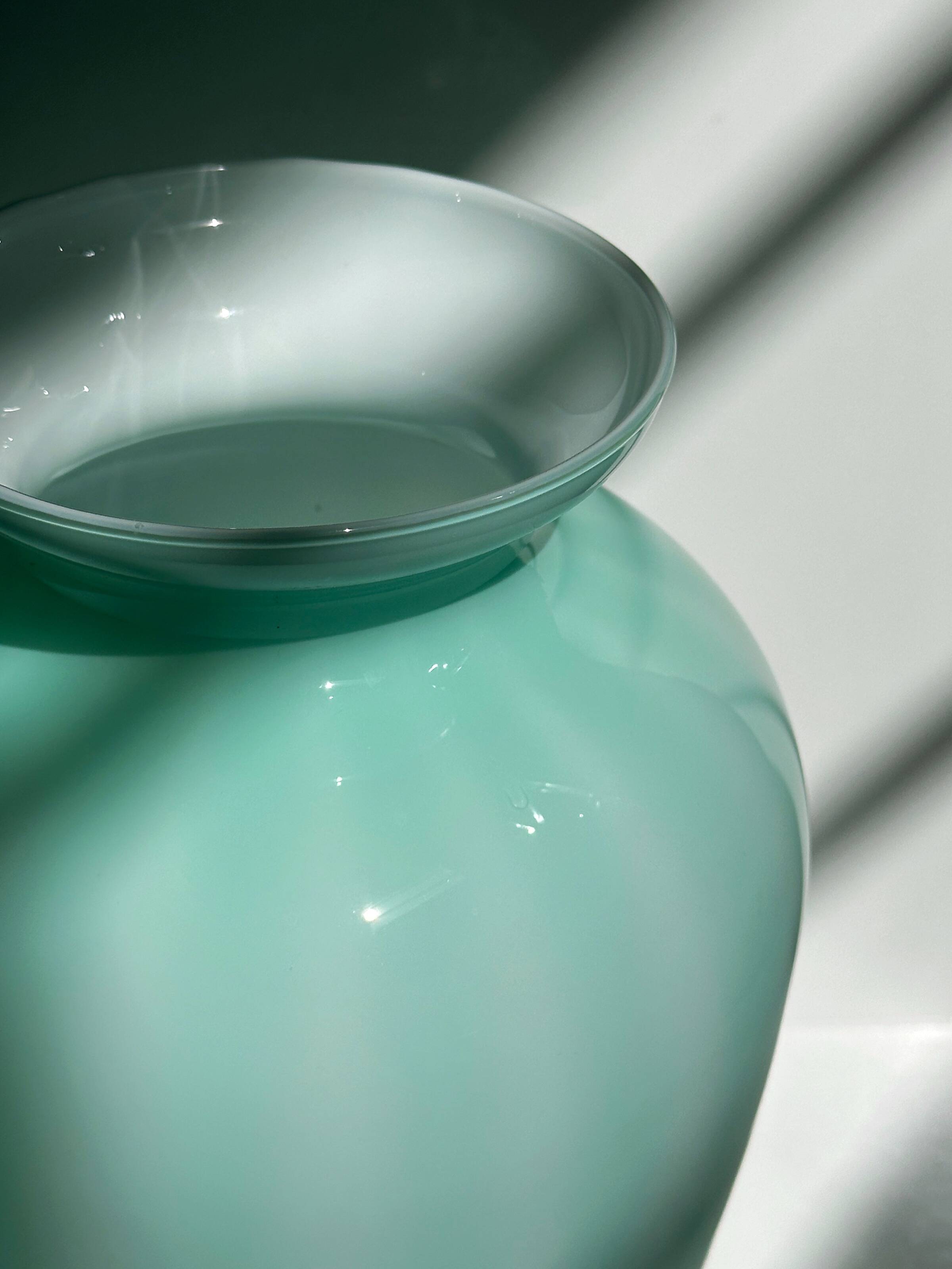 Gruppo Vittorio Milk Glas Swirl Murano Vase Mint Green / Turquoise
