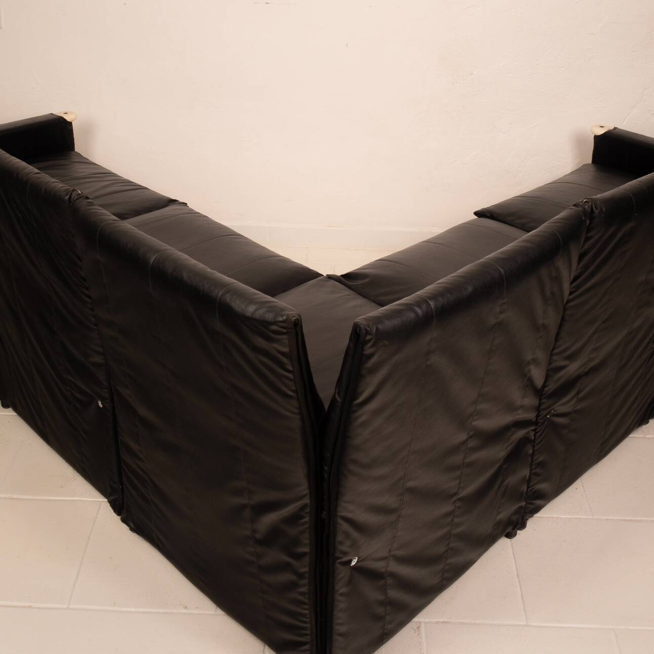 Divano "Minni" di A. Mazzoni D. Stelle e G. Gualtierotti per Giovannetti