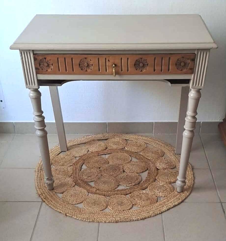 Desk table