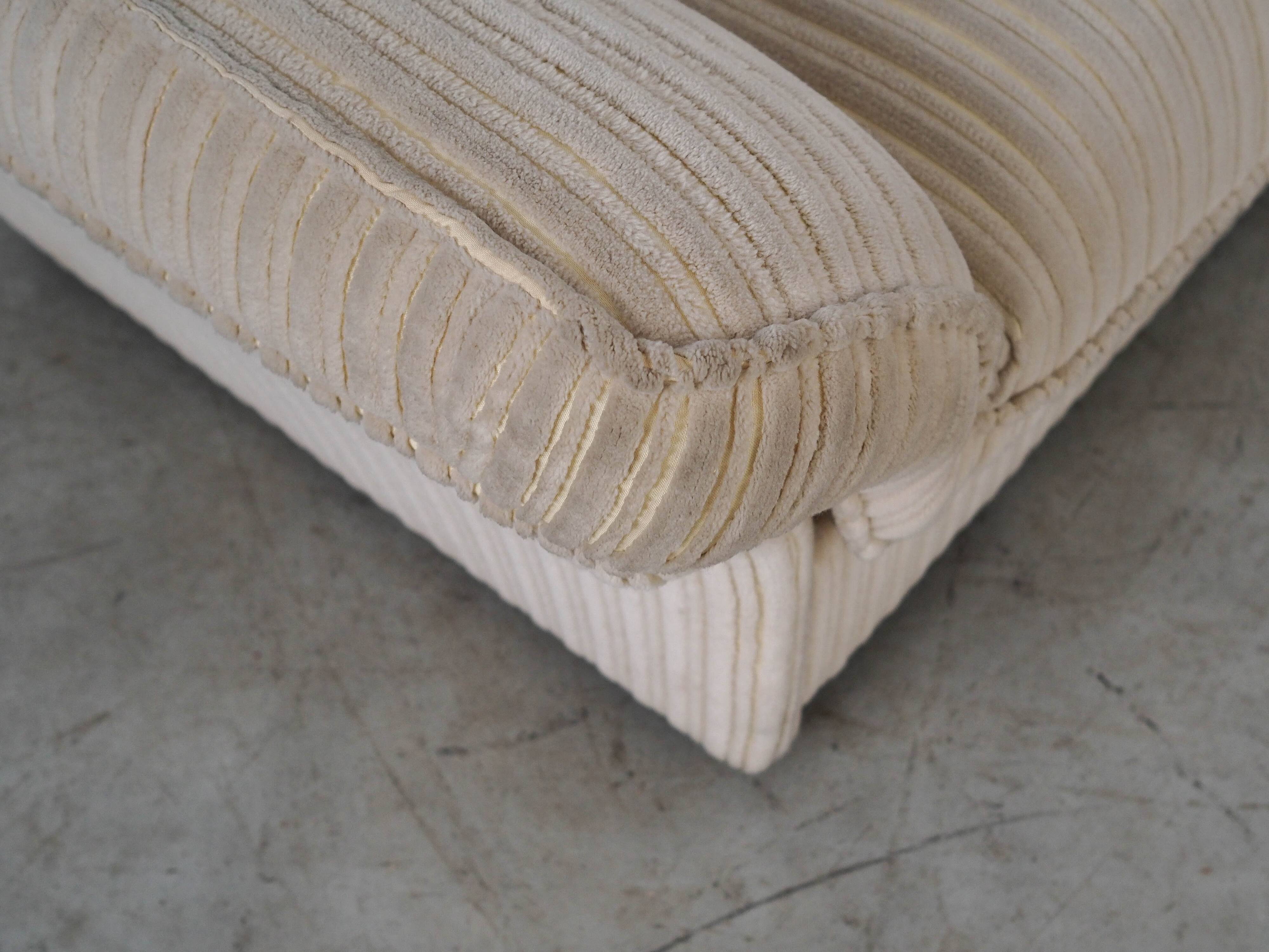 Cream armchair Soffio, Italian design, 1970s, manufactured by Doimo