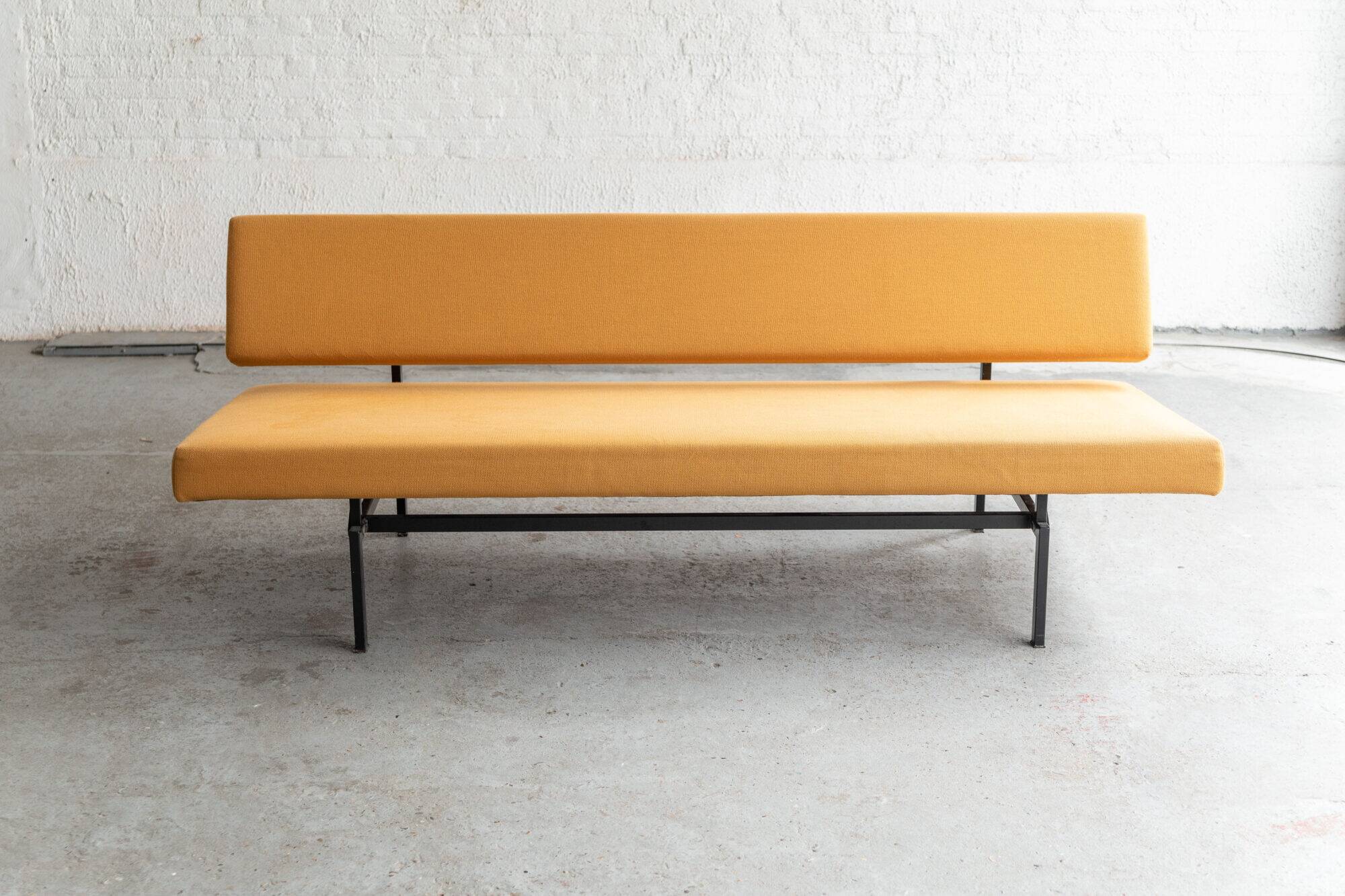 3-seater sofa / daybed by Gijs Van der Sluis