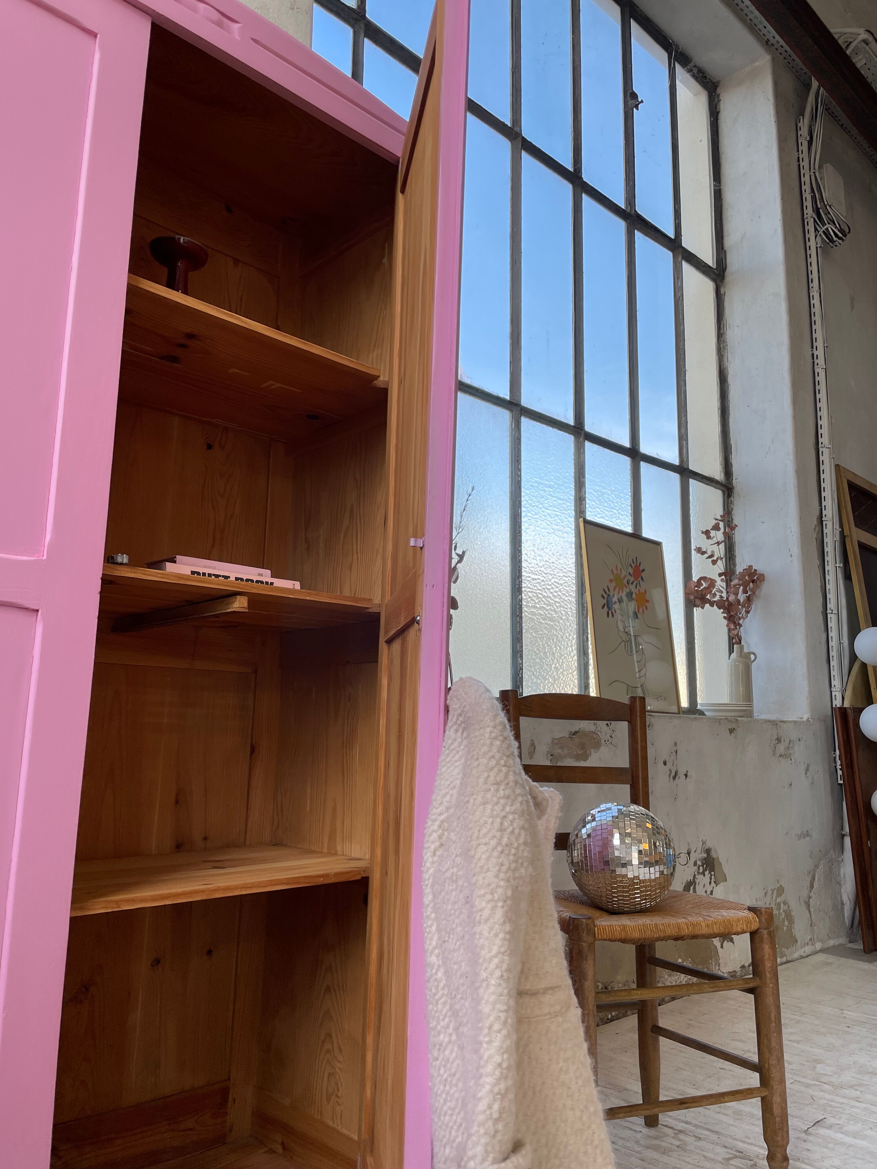 Pink knitted cabinet