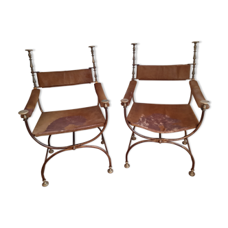 Paire de fauteuils curule style haute epoque vers 1940/50 fer-forgé et bronze.