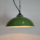 Lampe suspendue en émail vert industriel, années 1960