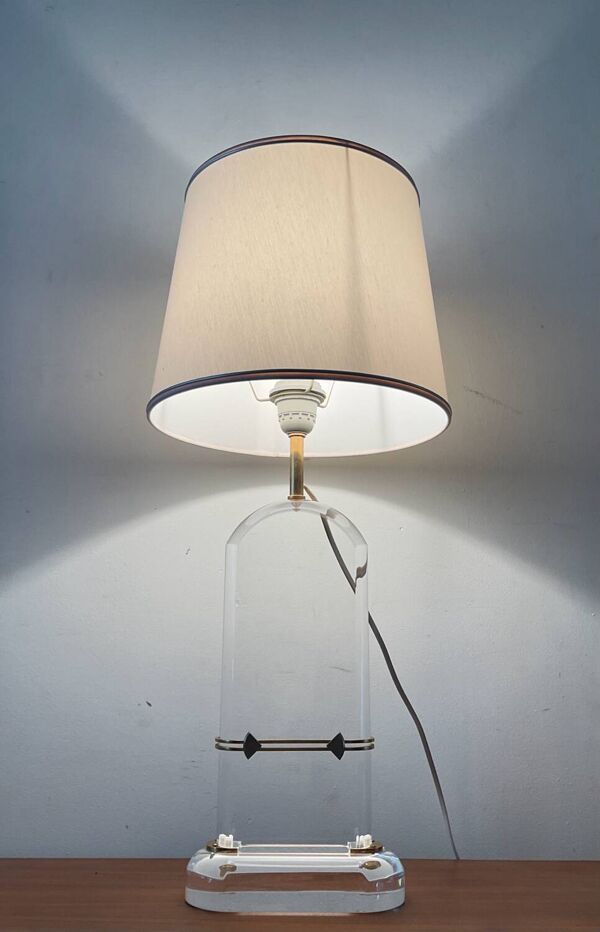 Lampe en lucite et laiton des années 70