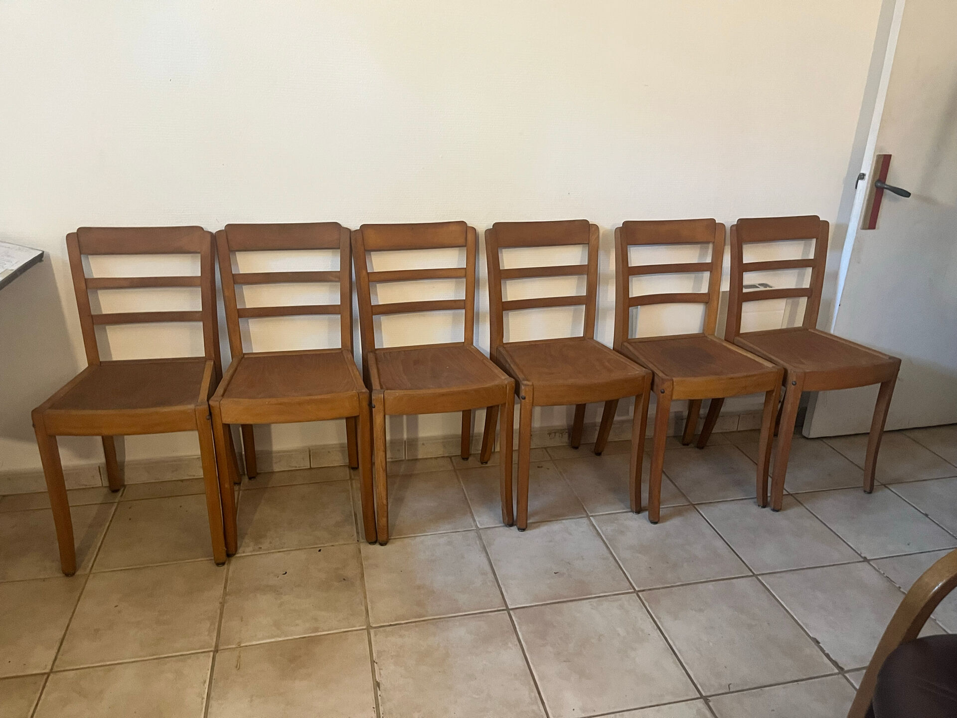 Set of 6 vintage wooden chairs — Monobloc licence assem