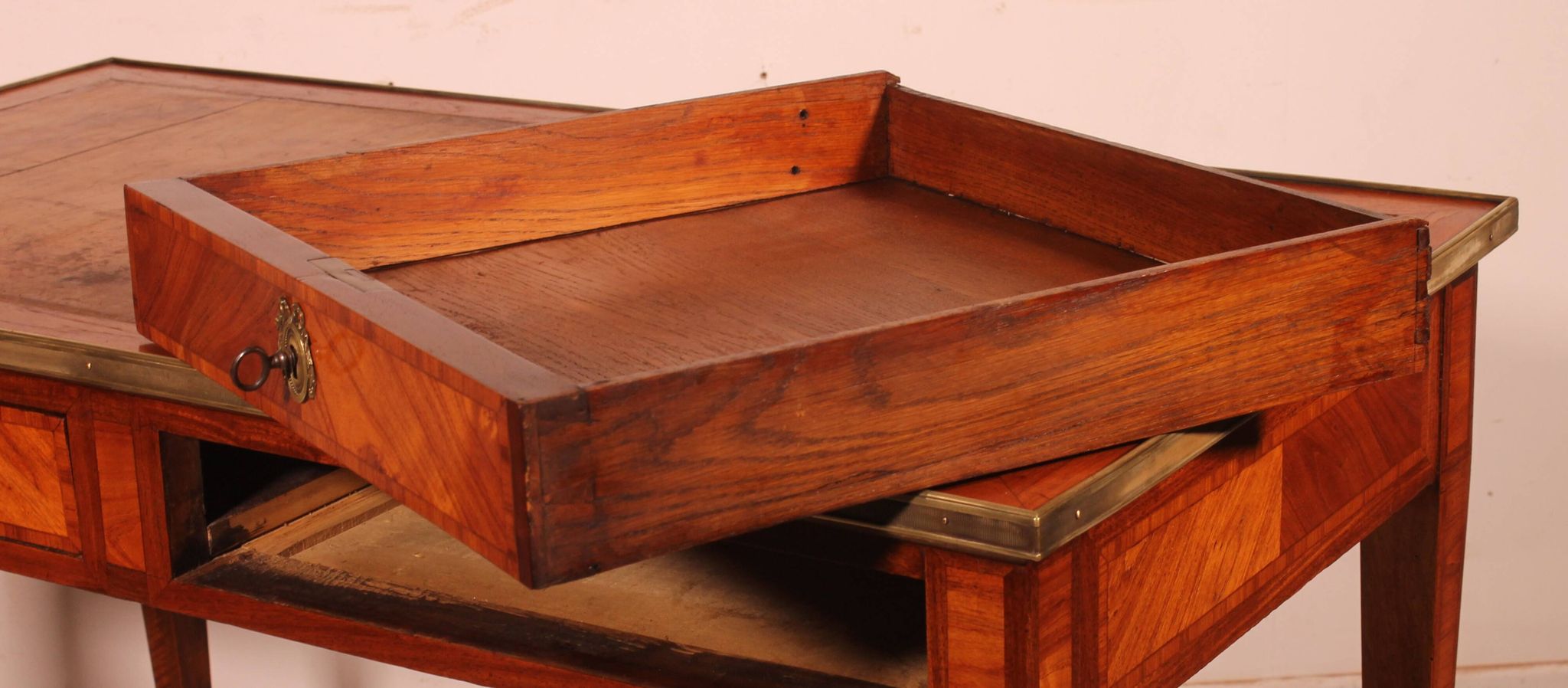 Louis XVI Period Marquetry Desk - 18th Century