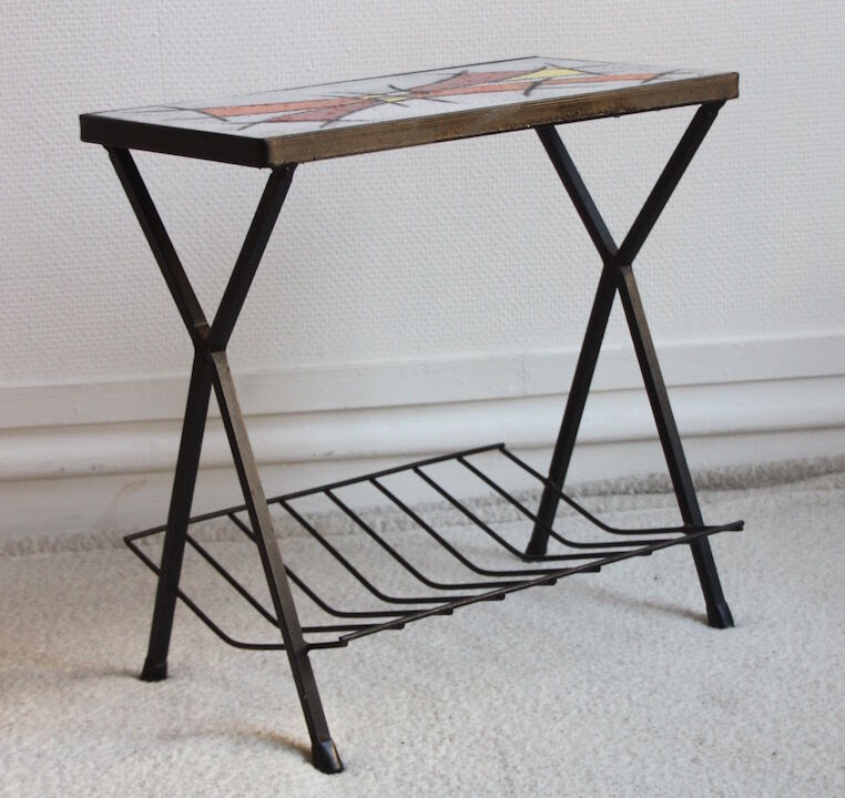 Tablet magazine rack 60-70 years