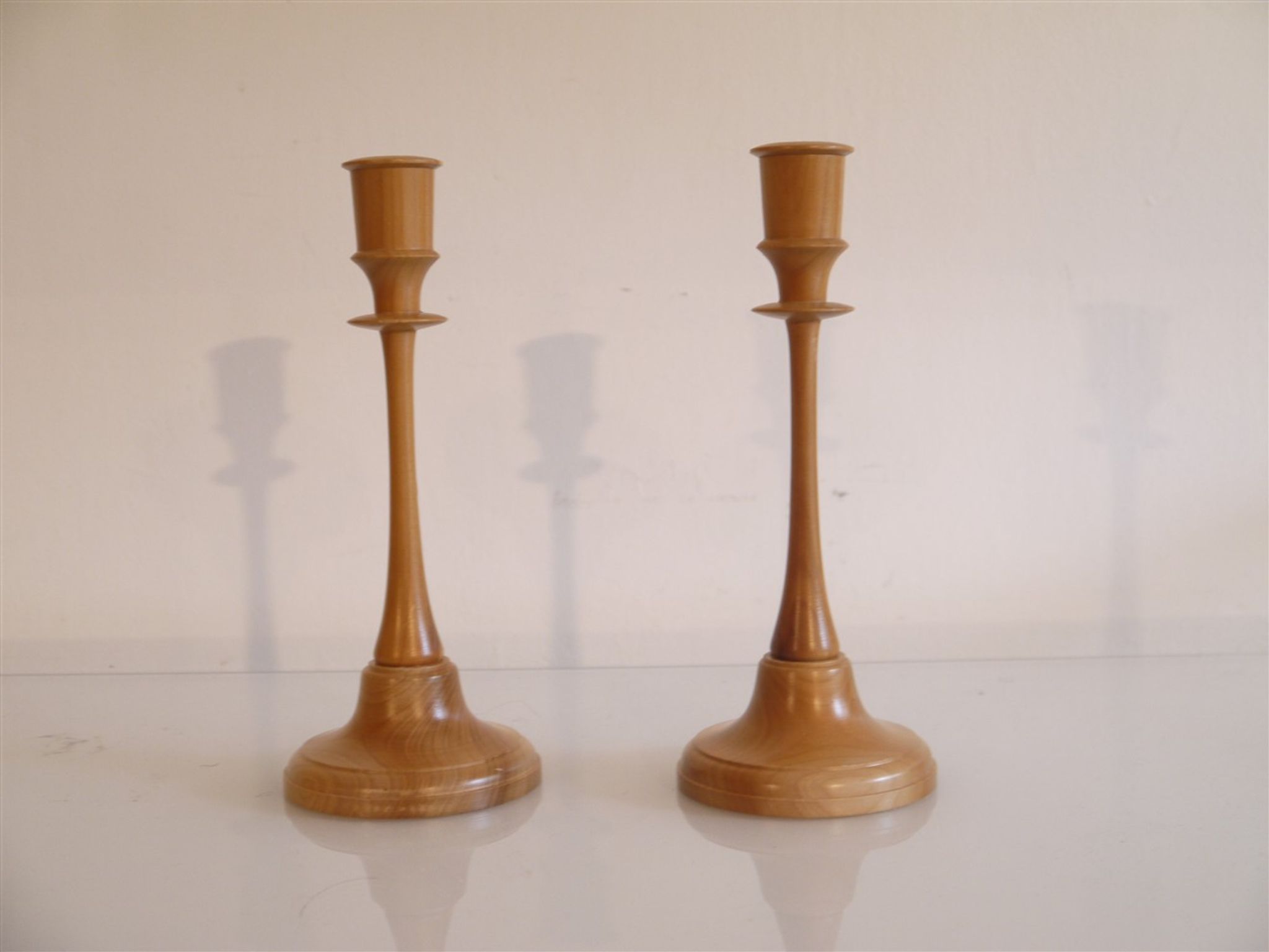 Paire de bougeoirs vintage en bois 1970