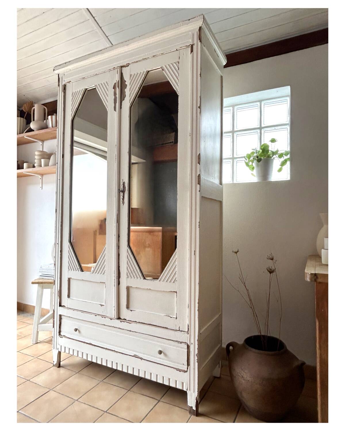 Armoire parisienne