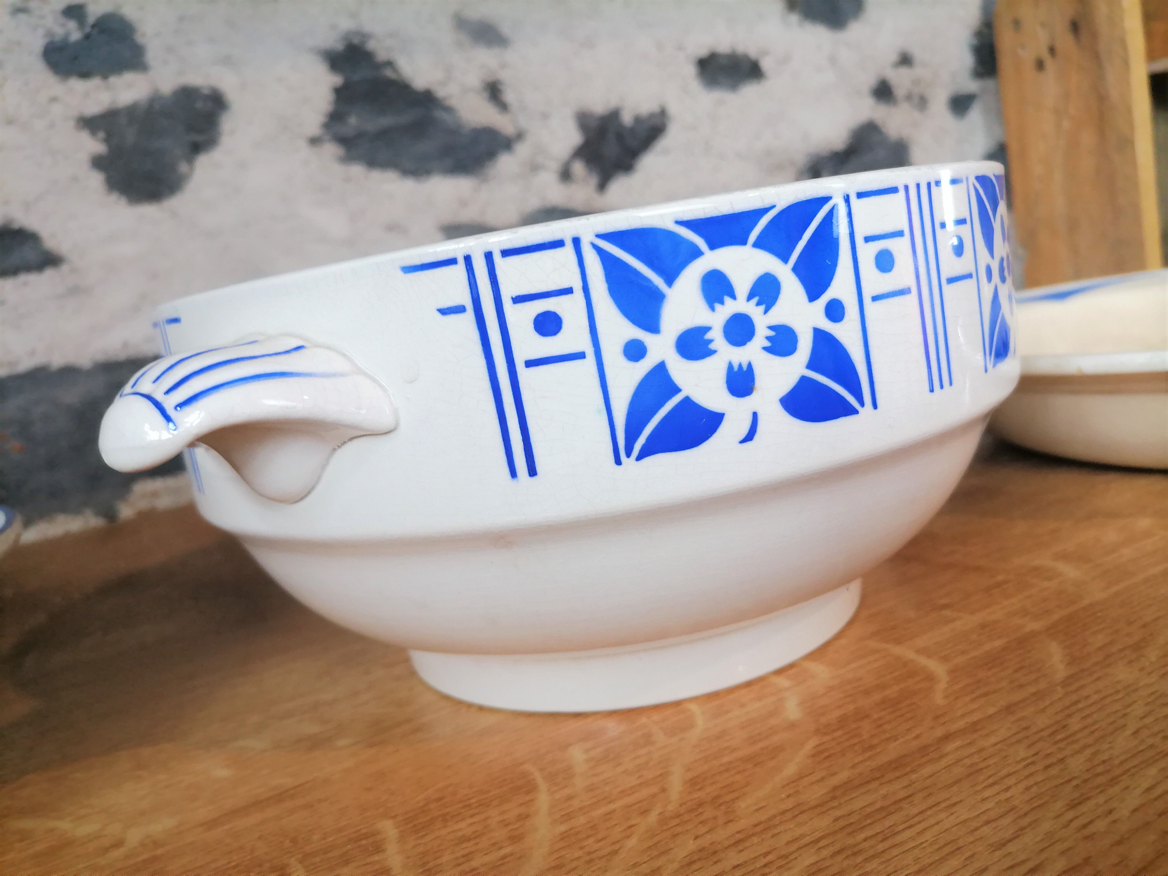 Salad bowl decorated stylized flowers "Saint Aubin" Digoin Sarreguemines