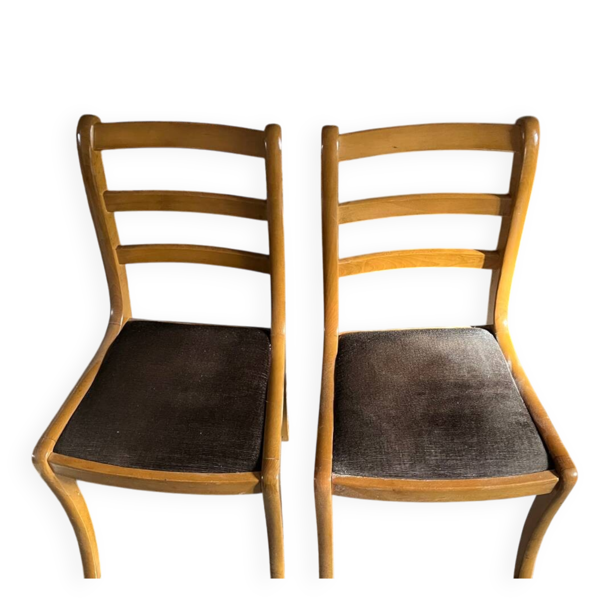 Set of 2 vintage 1950s solid wood chairs – Scandinavian style