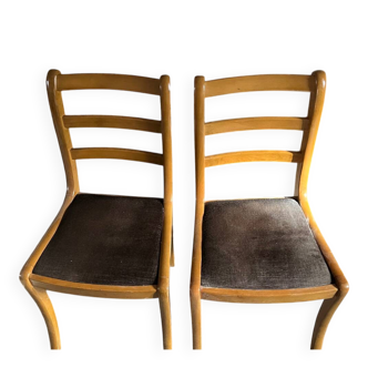 Set of 2 vintage 1950s solid wood chairs – Scandinavian style