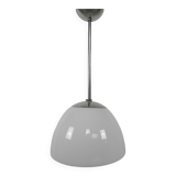 Lampe d'école ancienne avec une grande boule en verre opale, années 1930