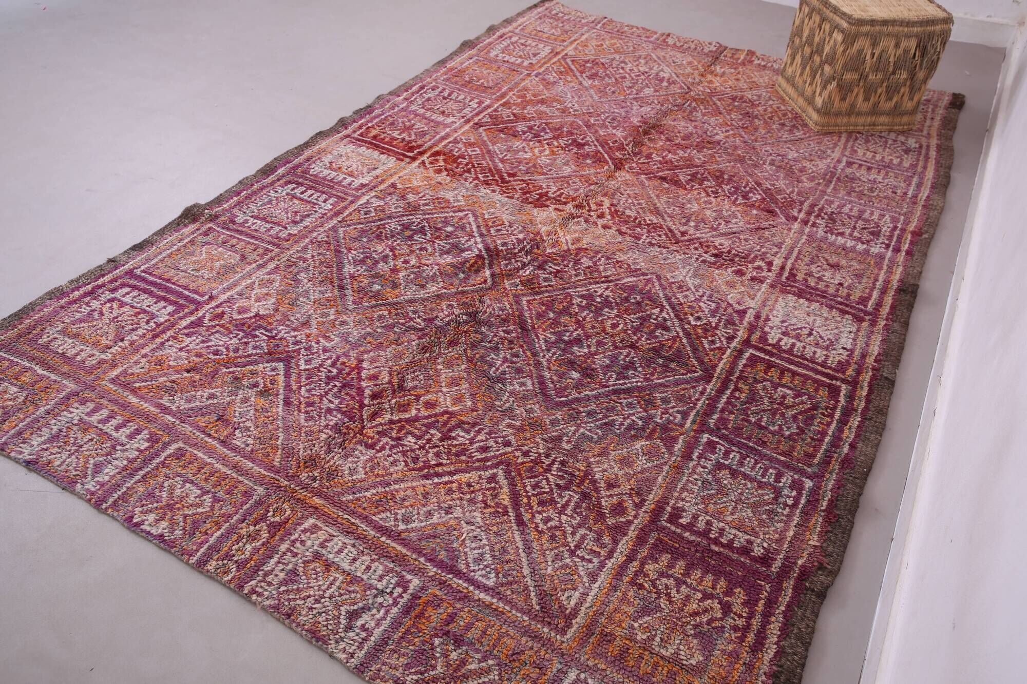 Purple Vintage Moroccan Rug 187 x 296 cm, Berber Handmade Wool Rug Bohemian