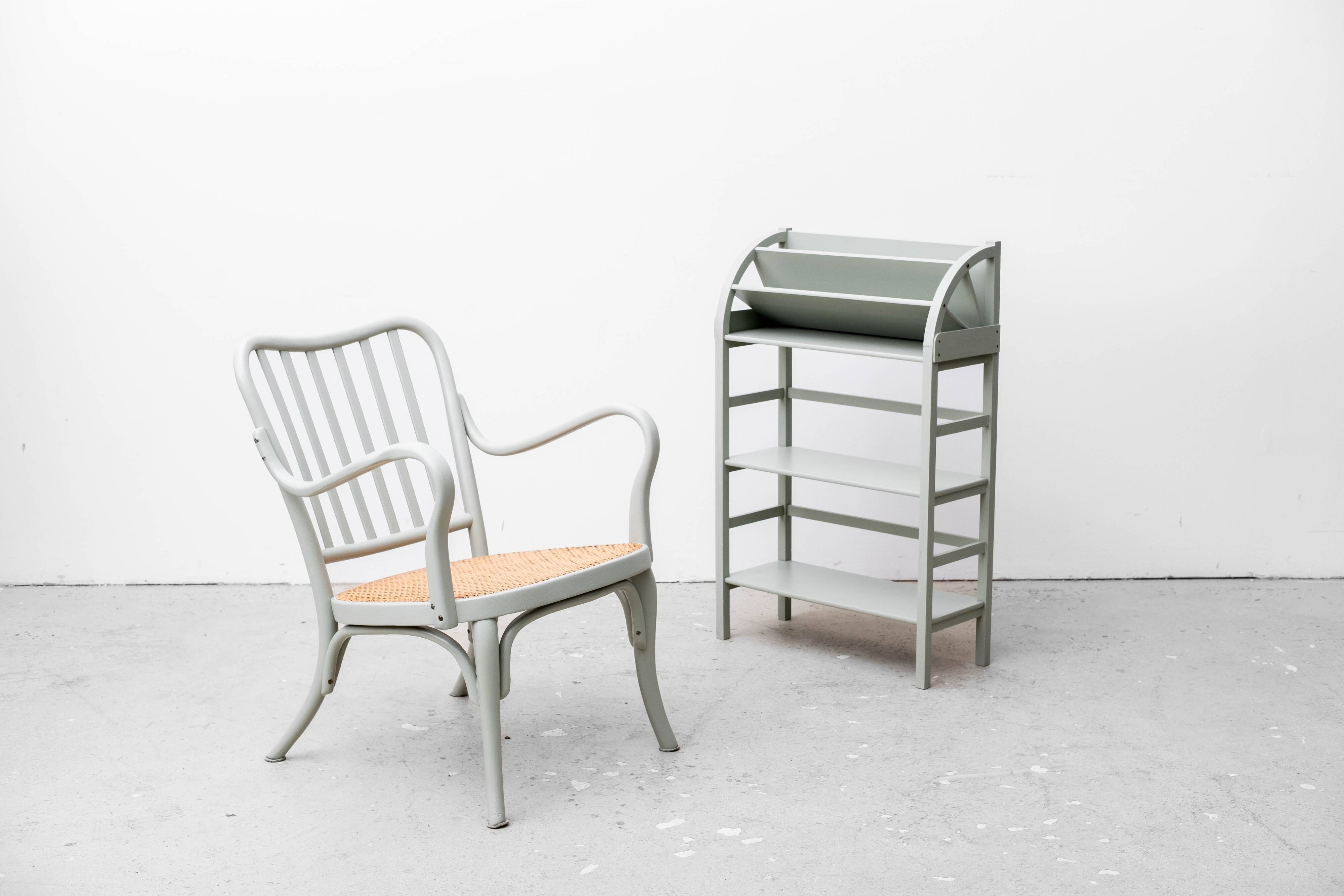 Fauteuil de Josef Frank pour Thonet et étagère de Fischel, années 1930, lot de 2