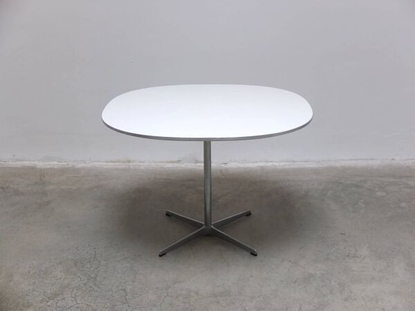 Table 'Super-Circular' par Piet Hein et Bruno Mathsson pour Fritz Hansen, 1968