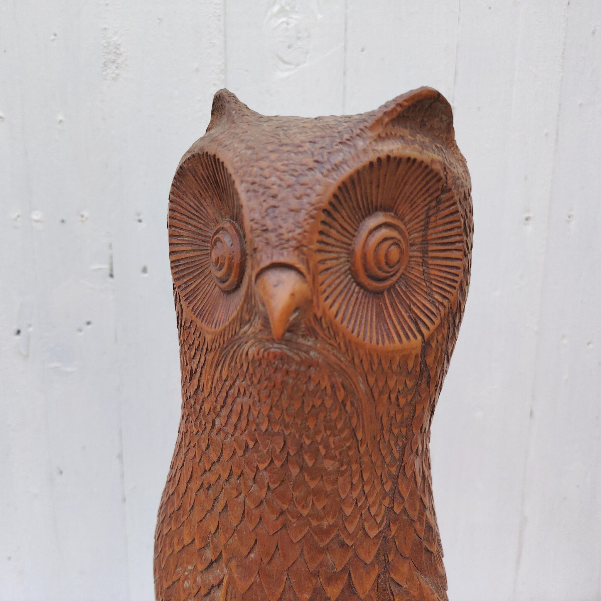 Large wooden owl, sculpture by Alain Dréan, Auray
