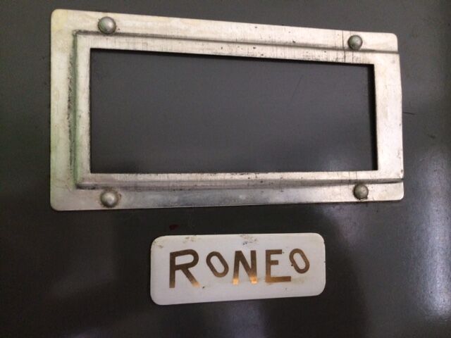 Column 10 valves roneo, in its original color, light gray