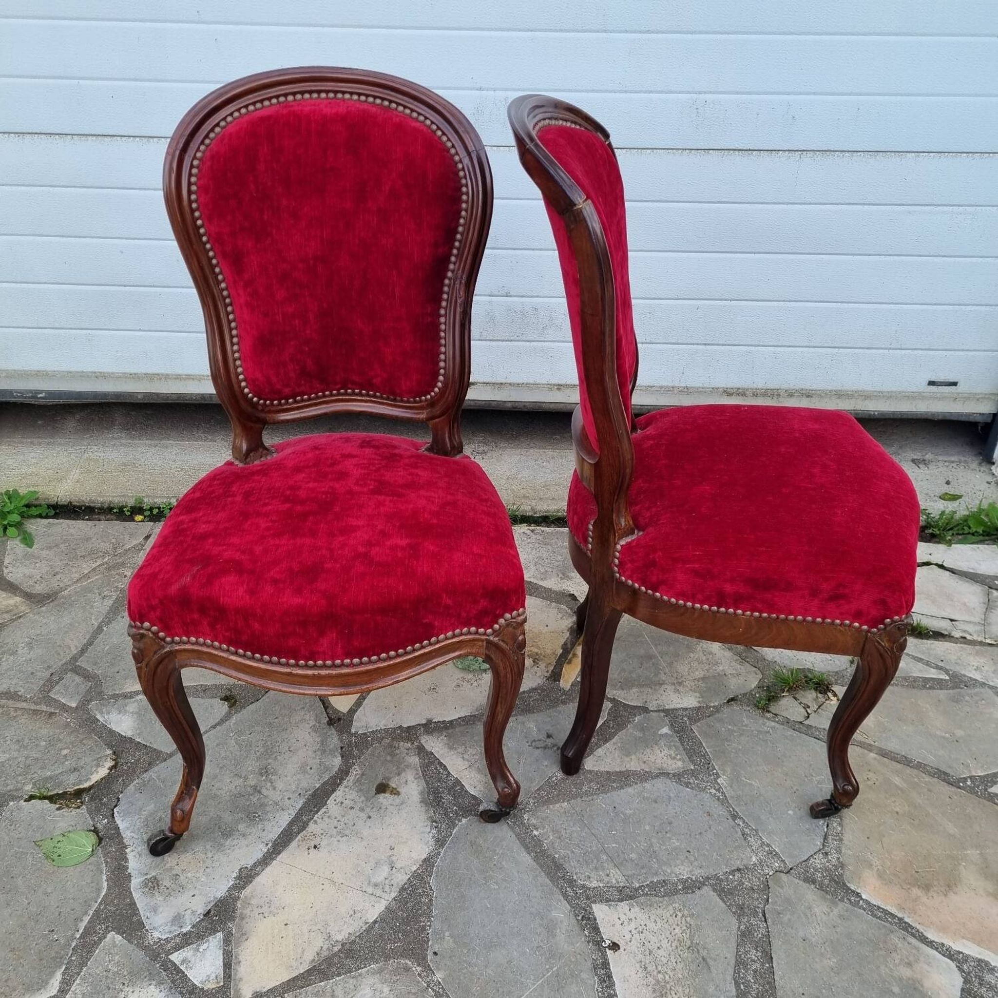 Chaises Louis XX, noyer & velours rouge