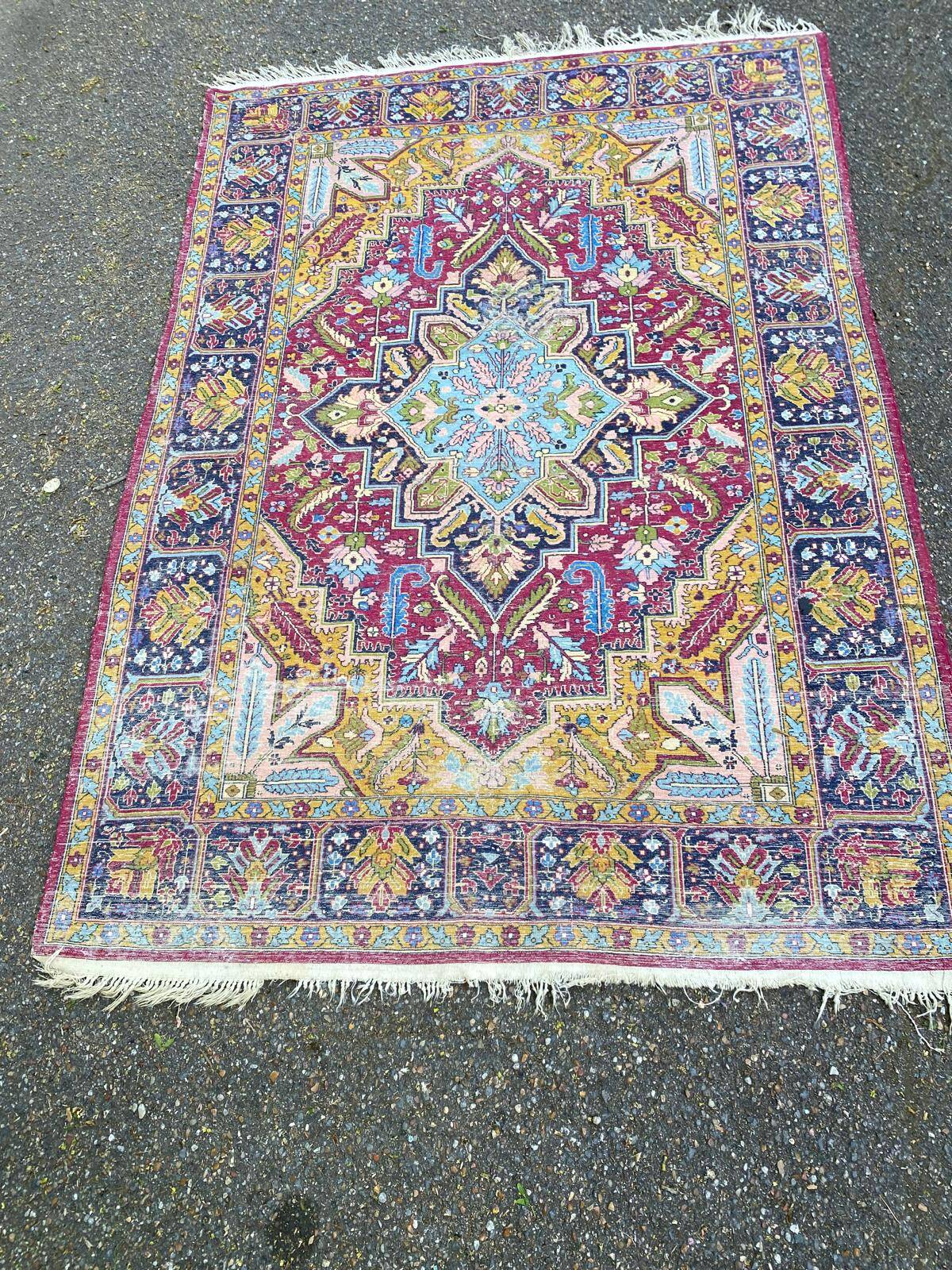 Tapis persan laine fait main Iran 120x175cm