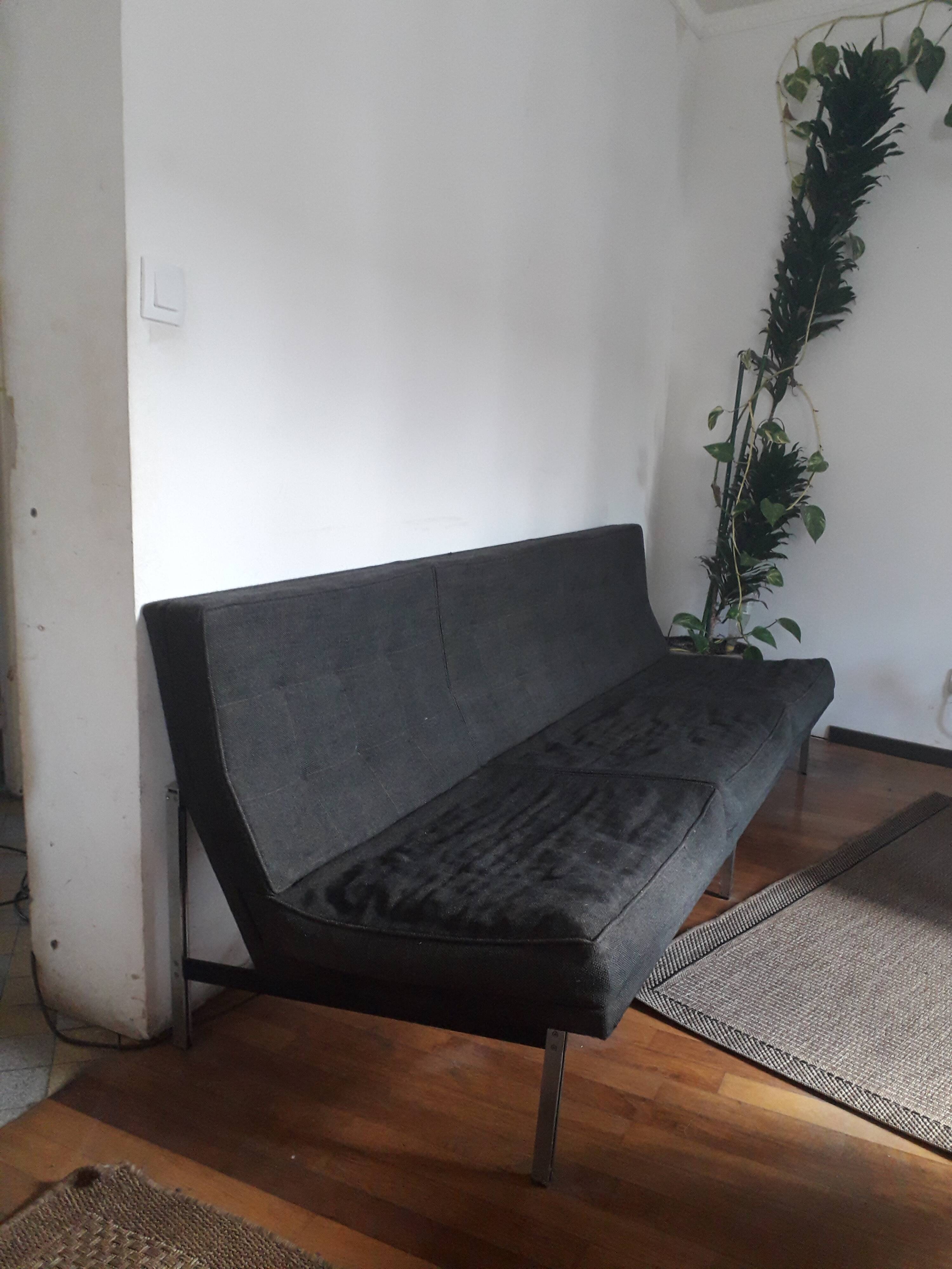 Parallel bar sofa by Florence Knoll for Knoll International 1960