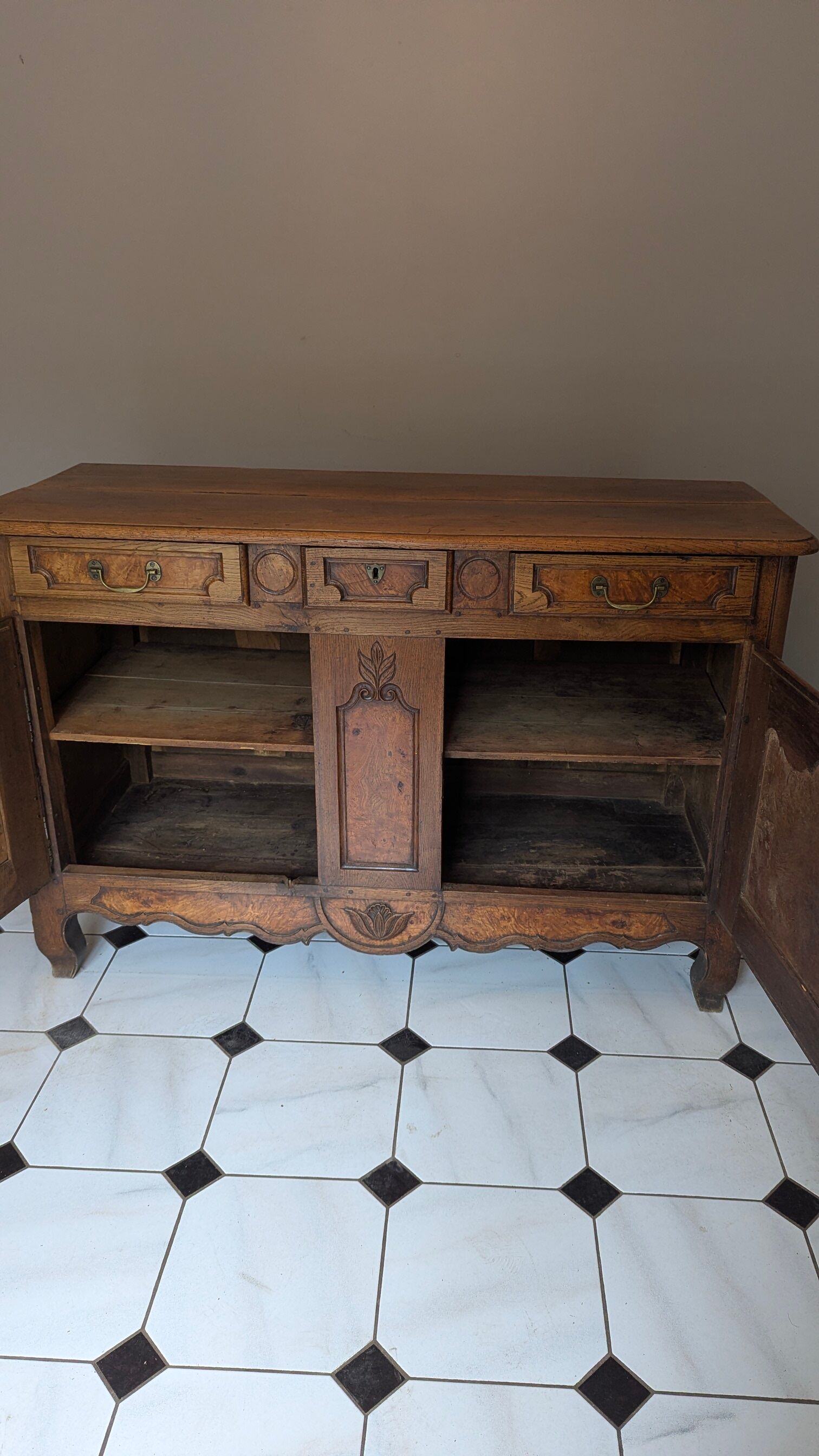 Antique Louis XV style sideboard in oak and walnut – 19th century / Early