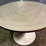 Tulip table