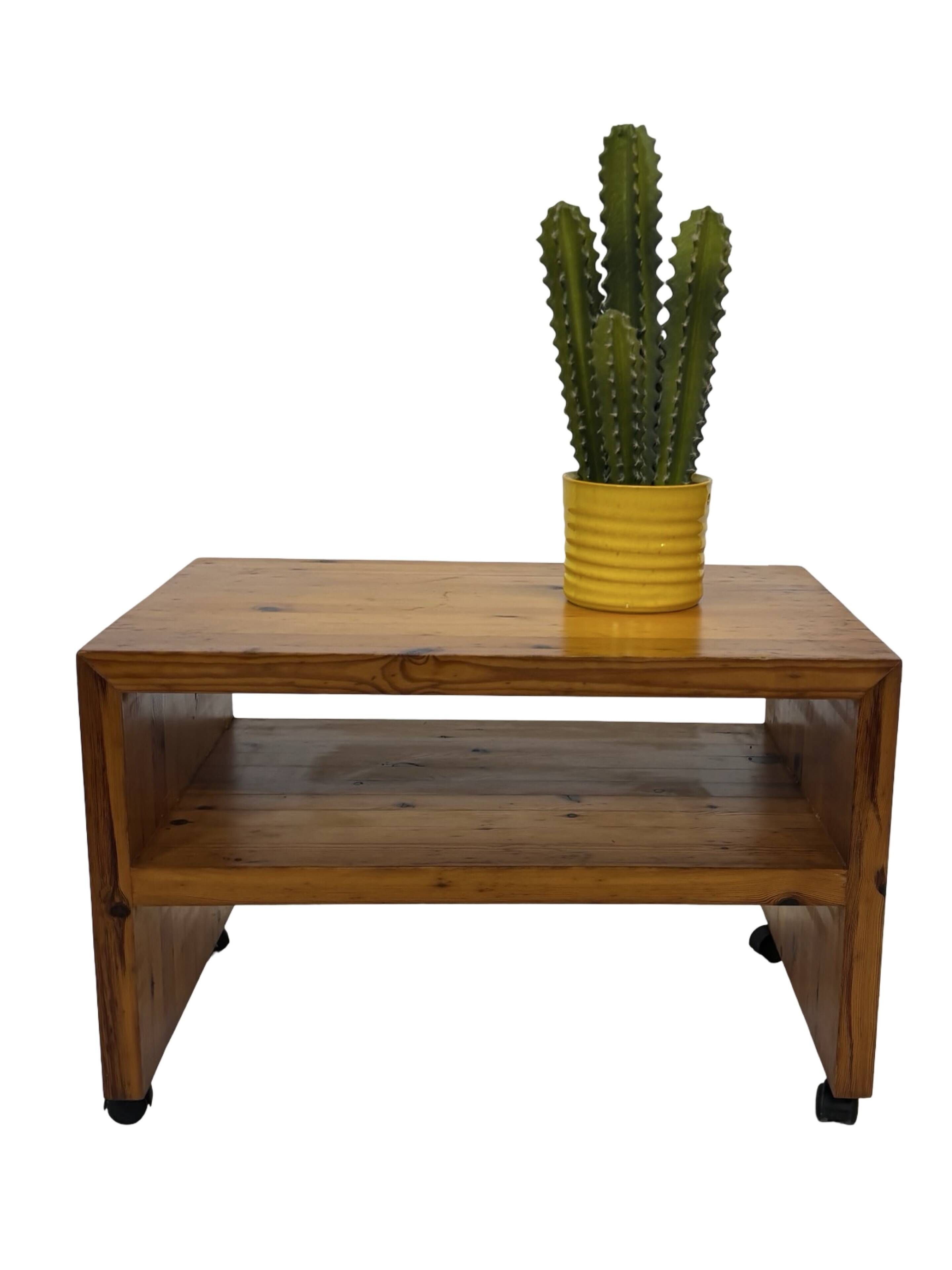 Table de chevet en pin, années 70
