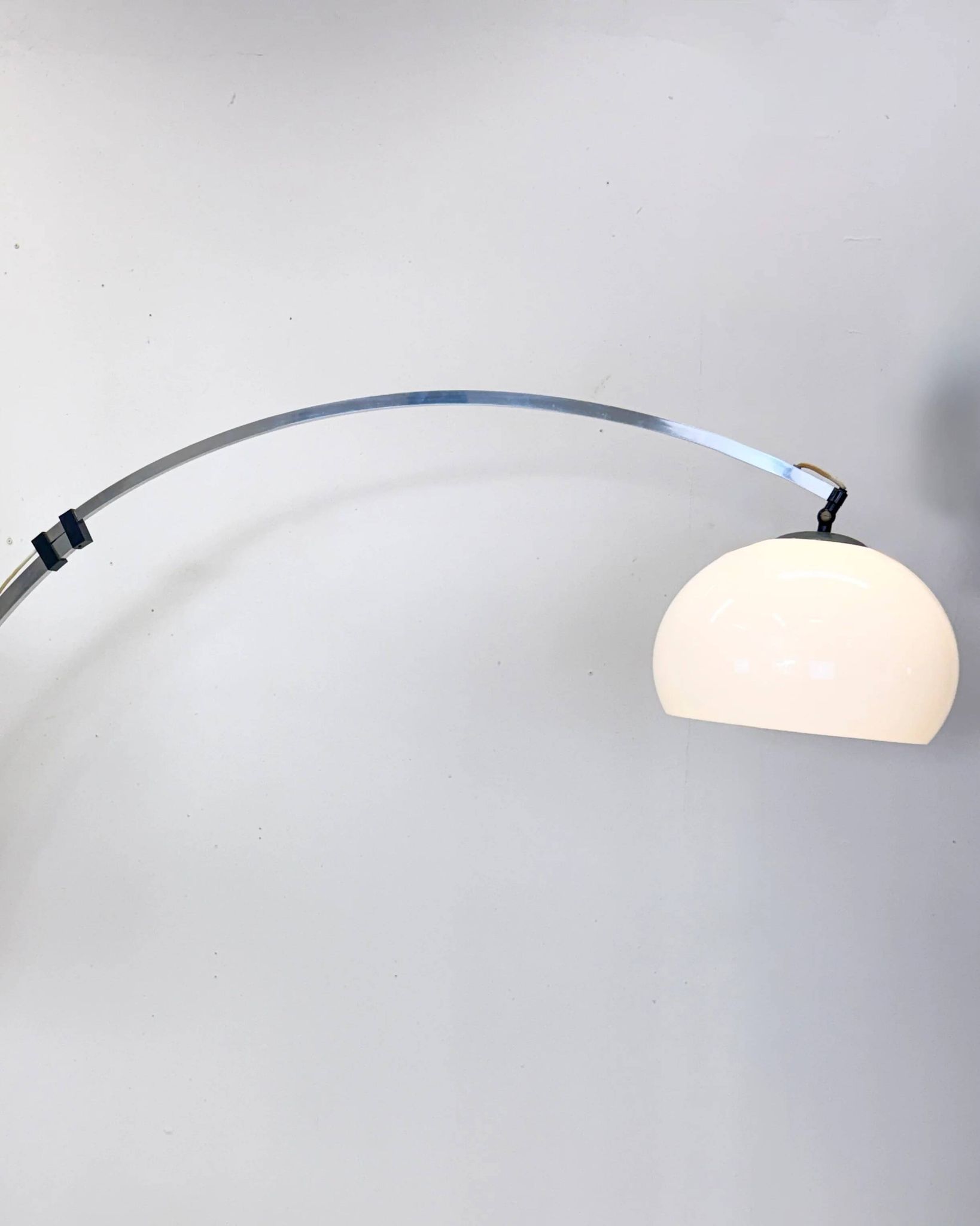 Lampadaire "arc" télescopique — Guzzini, Italie, 1970s