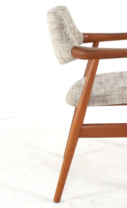 Svend Åge Eriksen for Glostrup GM11 chair - danish design - new upholstery