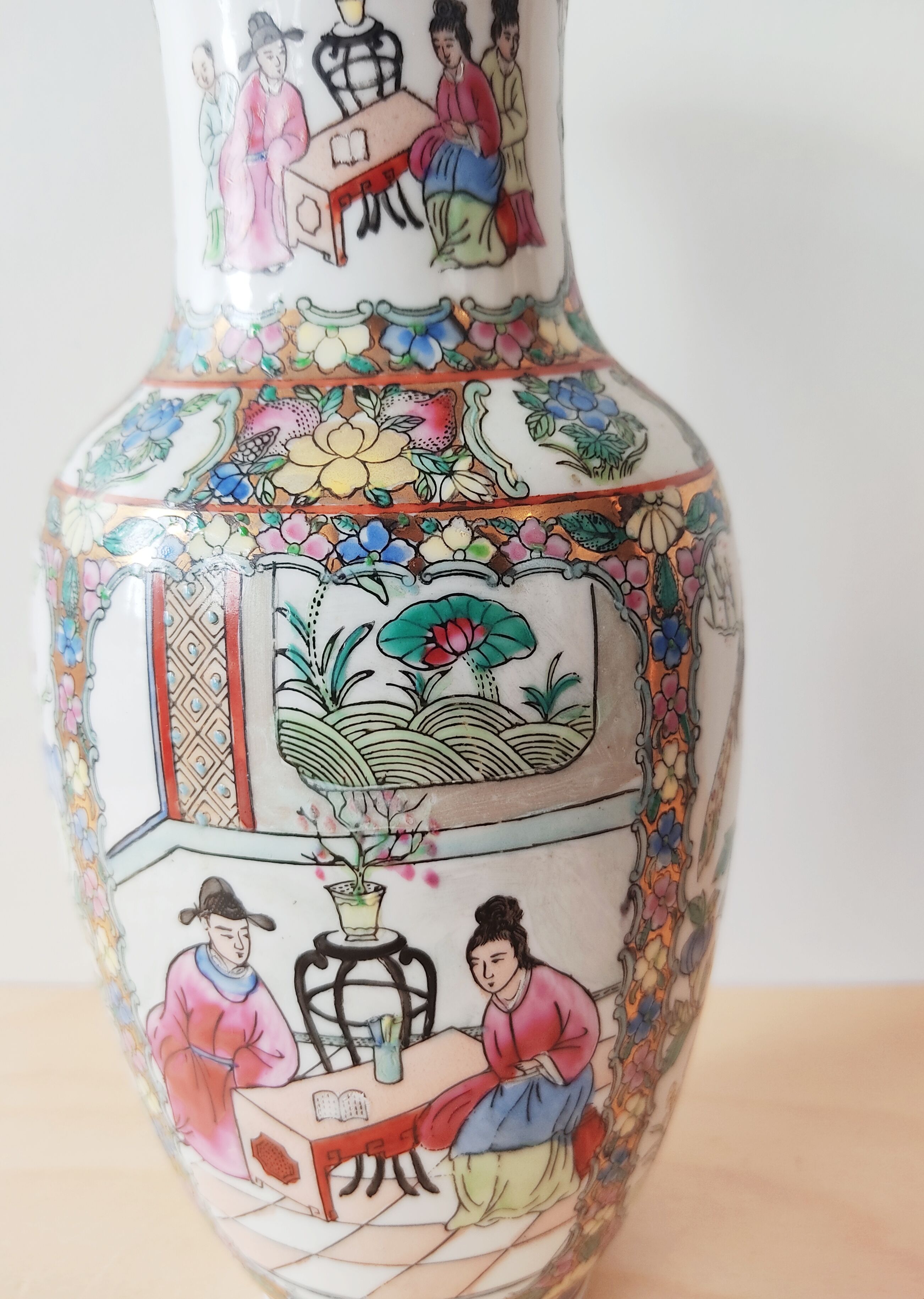 Porcelain vase china canton style