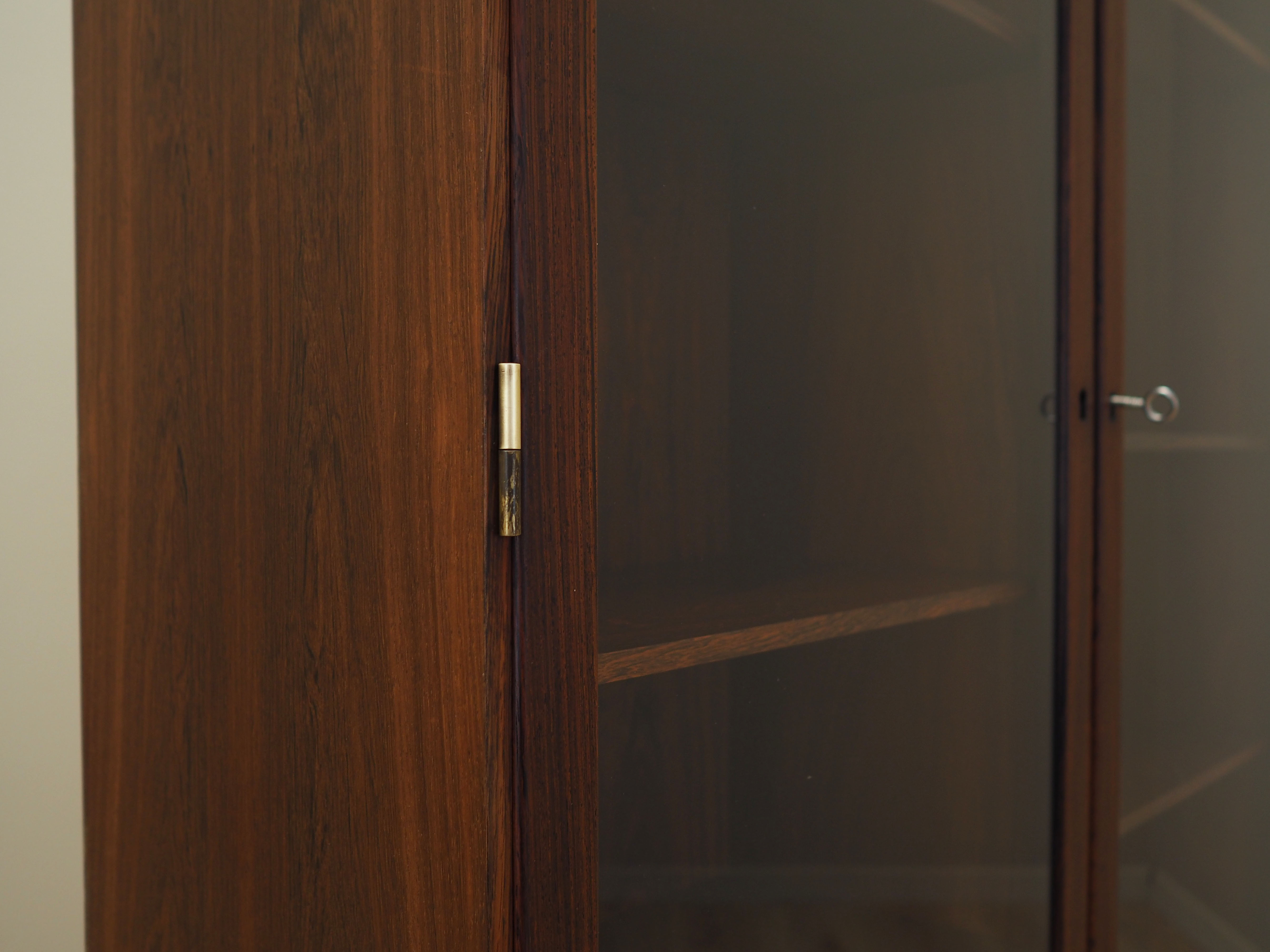 Rosewood showcase, Danish design, 1970s, designer: Carlo Jensen, production: Hundevad