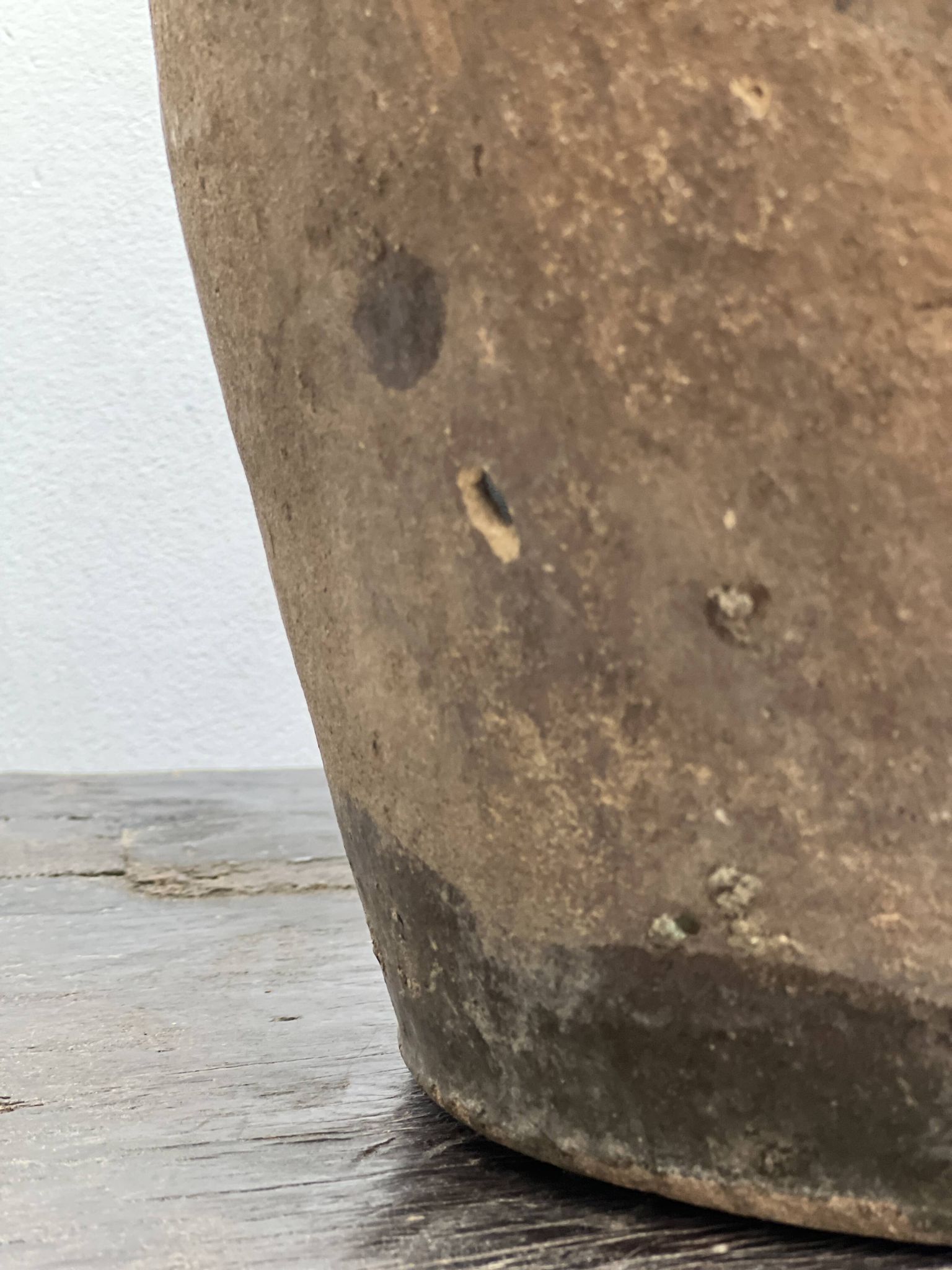 Cruche à huile à trois anses