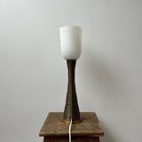 Lampe de table Sonja Katzin mid-century laiton et verre opalin