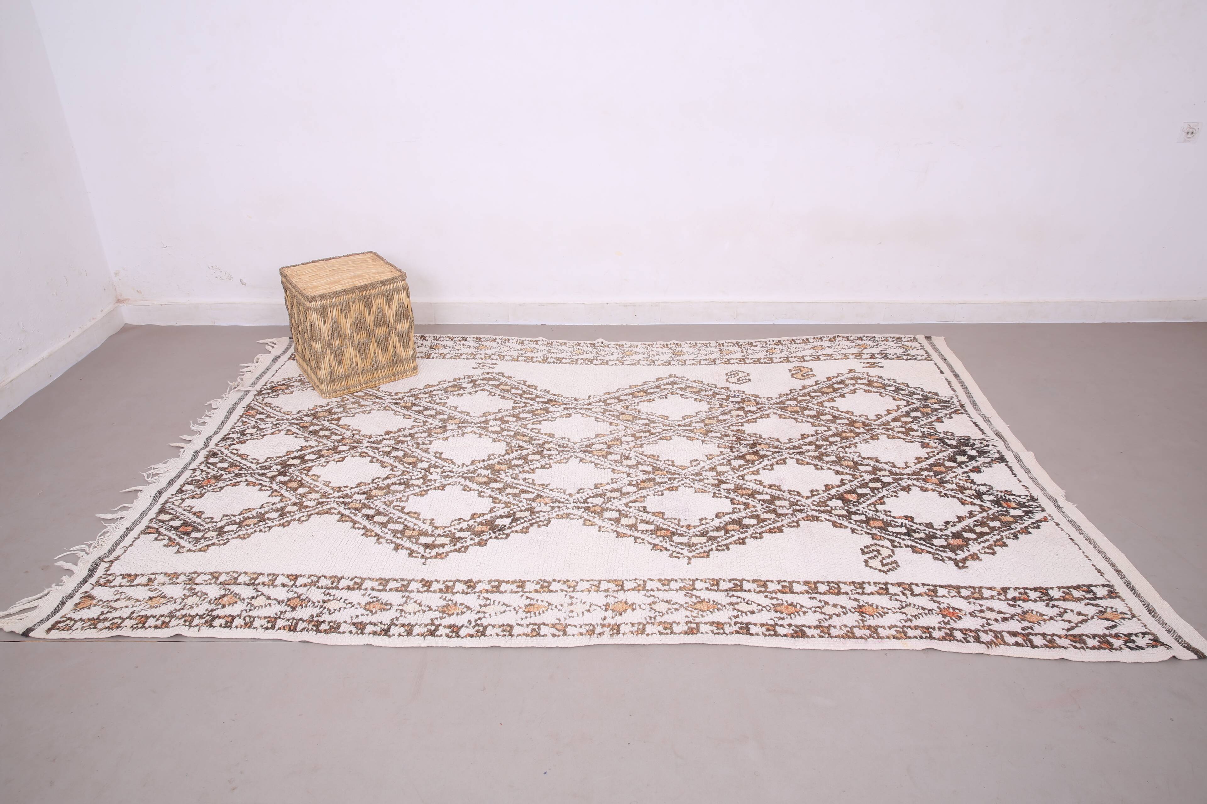 Vintage Moroccan Rug 177 x 269 cm - Berber Wool Rug - Beni Ourain Rug
