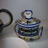 Service has chocolate Quimper Keraluc two cups