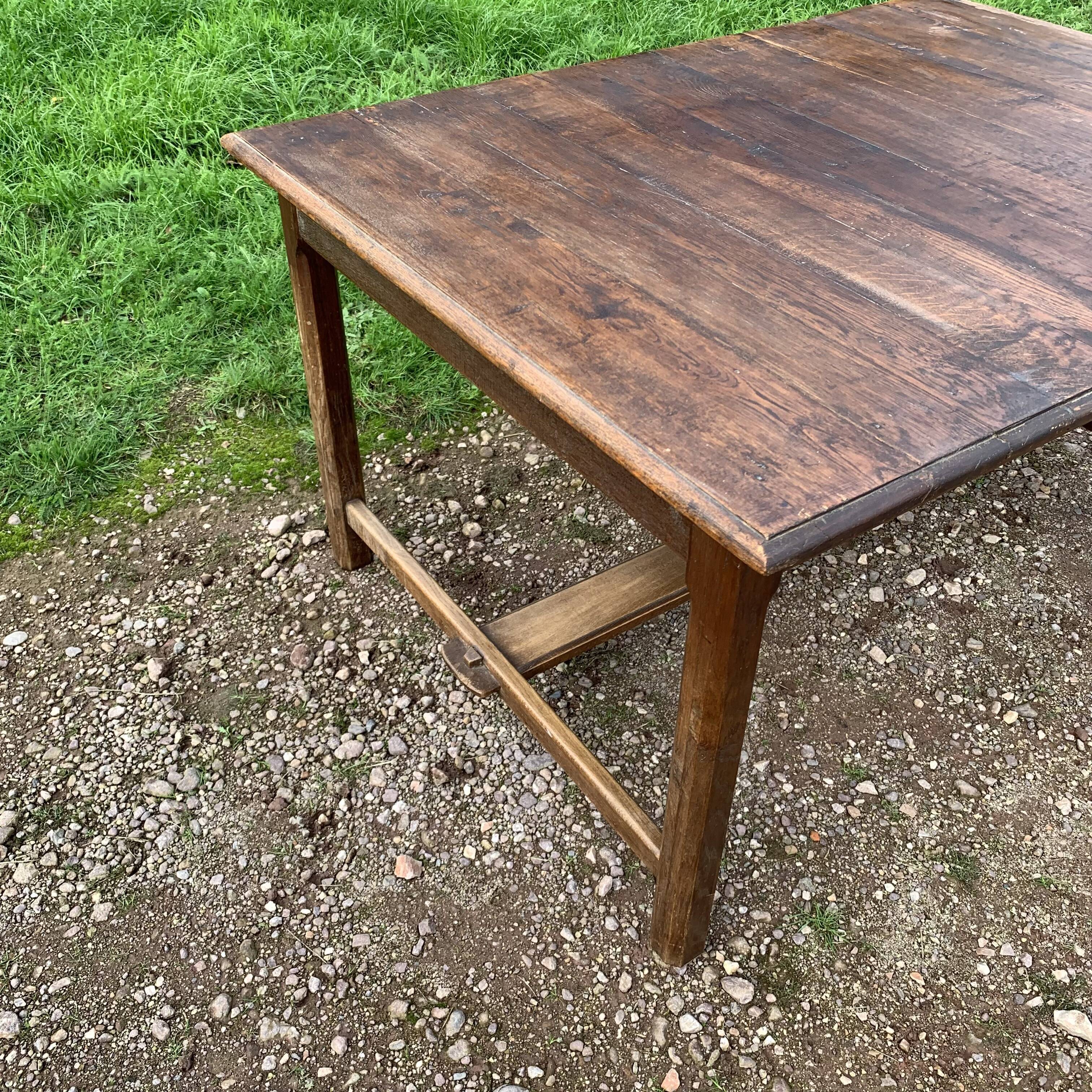 Farm table