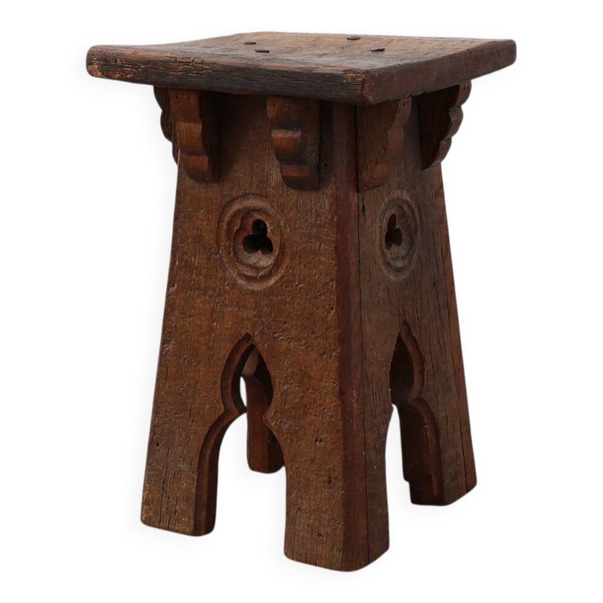 Tabouret bas en bois sculpté français du milieu du XIXe siècle de style gothique
