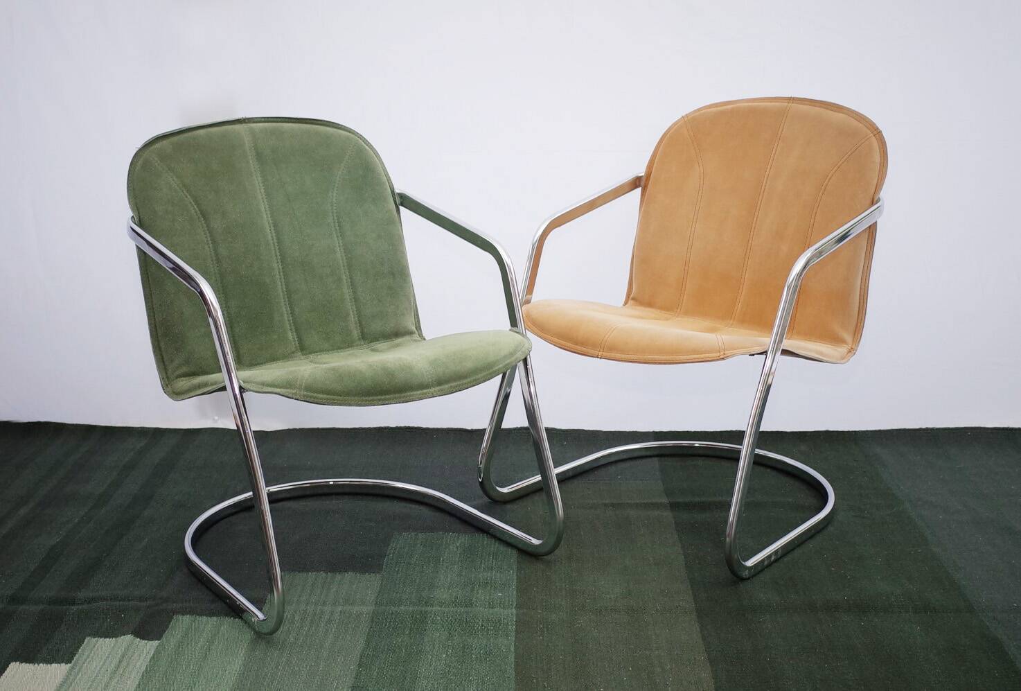 2 chaises vintage cantilever chrome