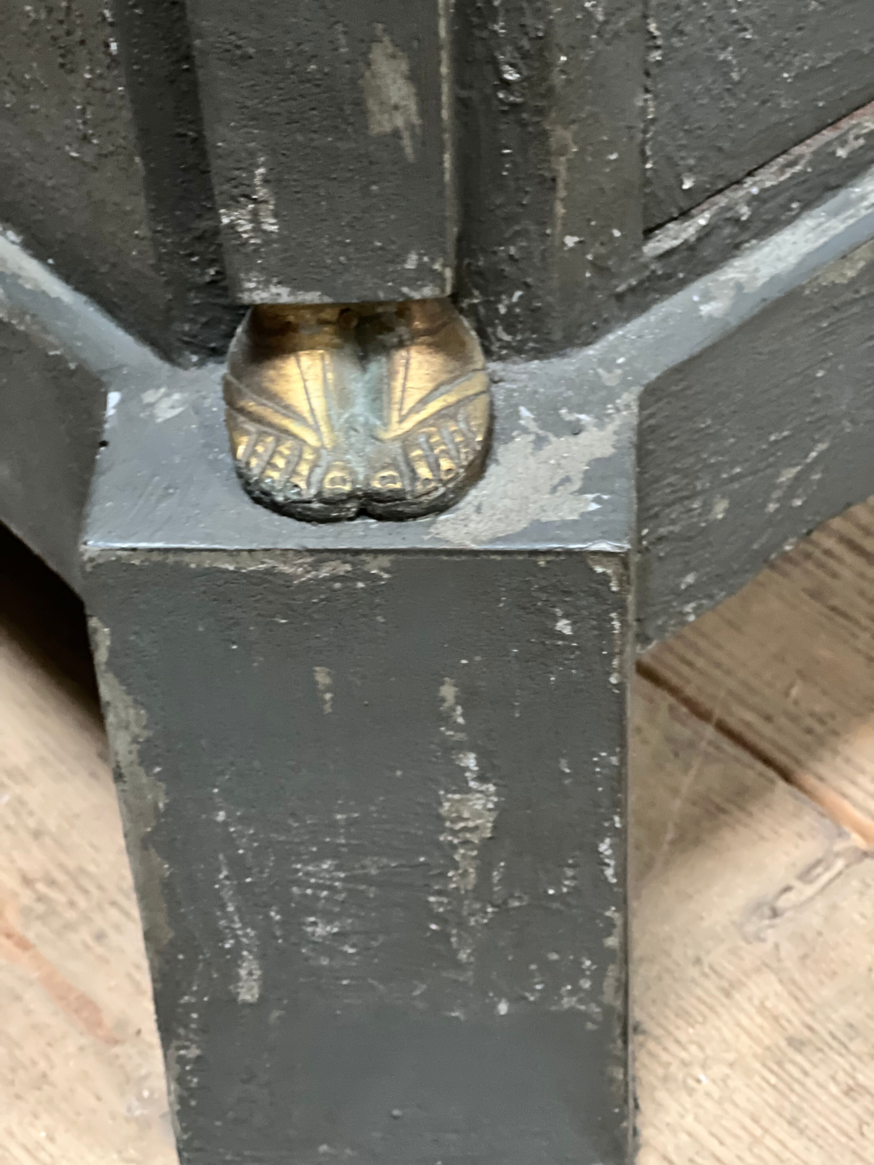 Commode patinée