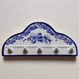 Cracked ceramic jewelry holder