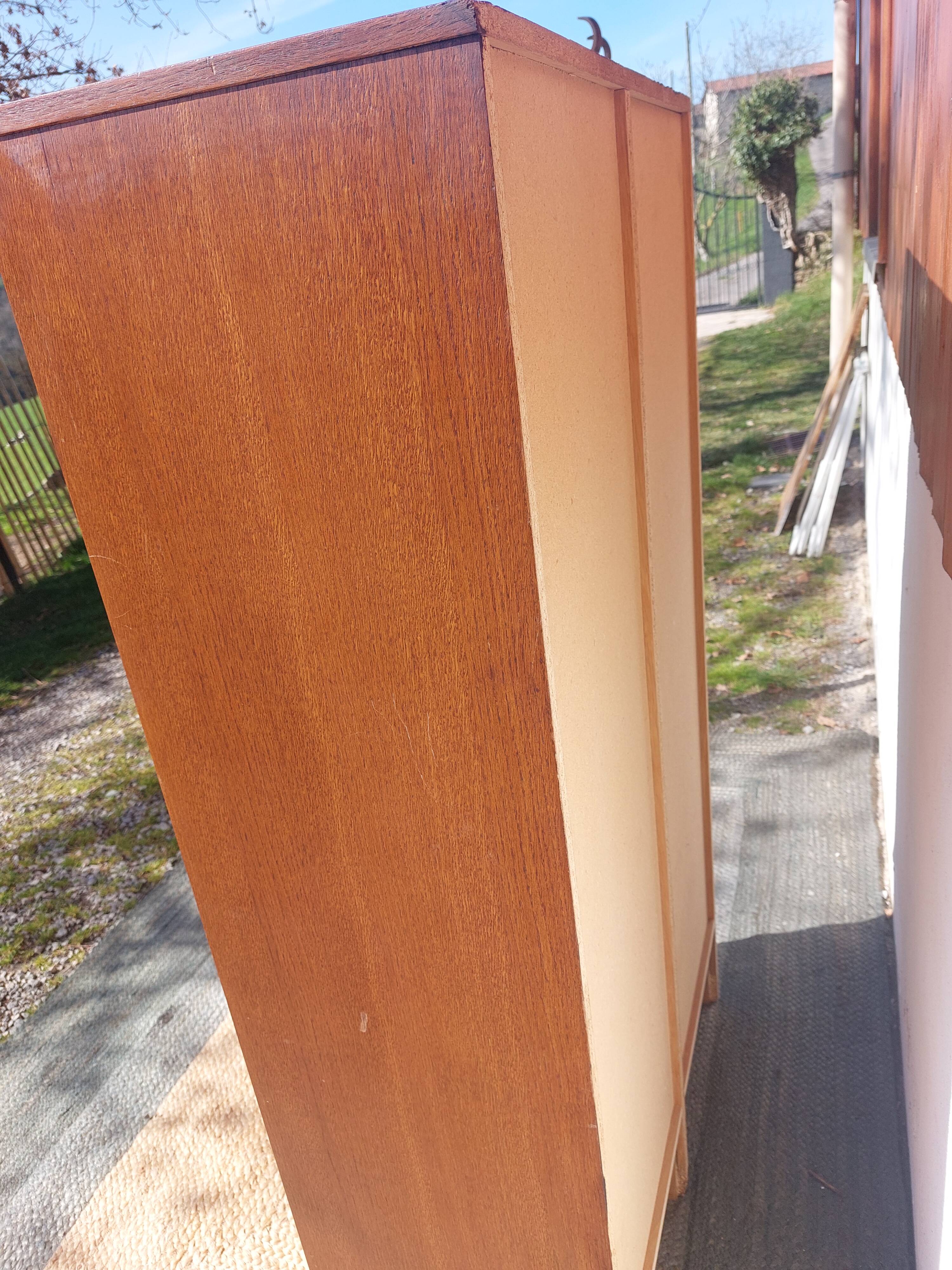 Double curtain filing cabinet