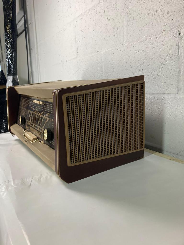 Vintage radio Philips, not working