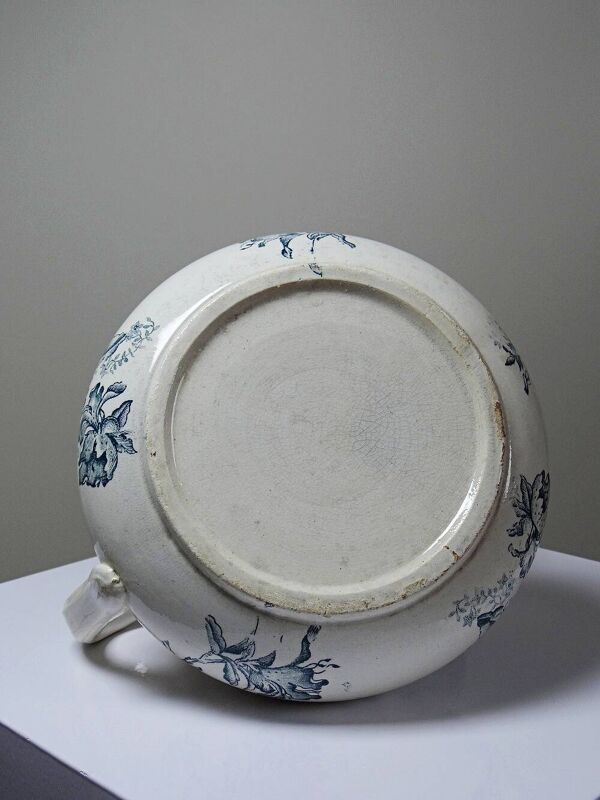 Broc de toilette Terre de Fer ''Floréal'', faïencerie Givors, décor floral XIXe