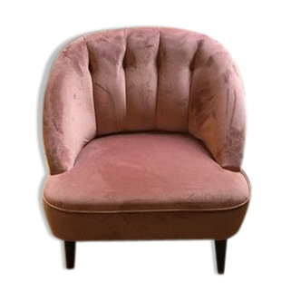 Pink velvet toad armchair